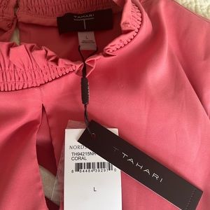 Tahari coral sleeveless blouse. Size L
